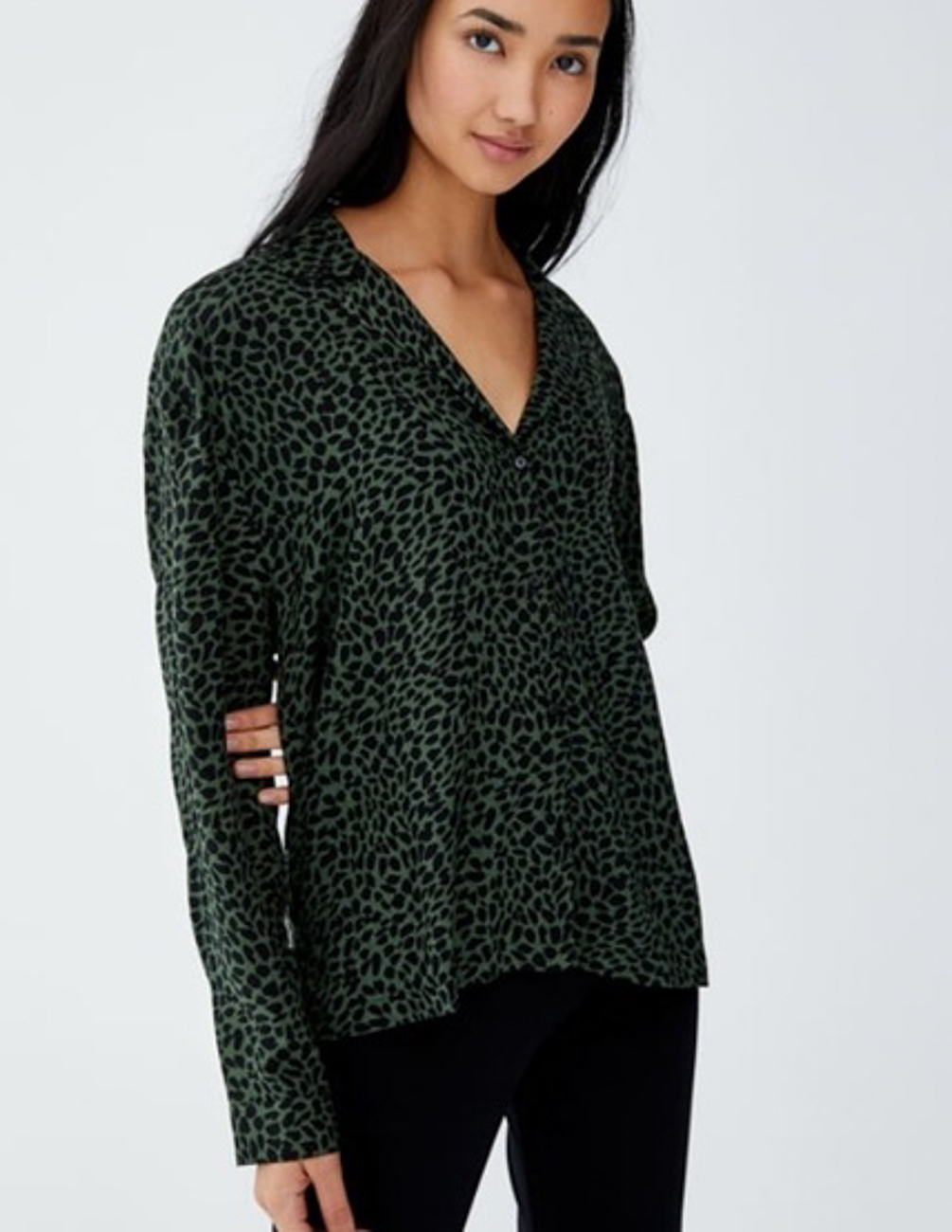 

Блуза PULL & BEAR Ж1052983 (9473/330/505) цвет зеленый L