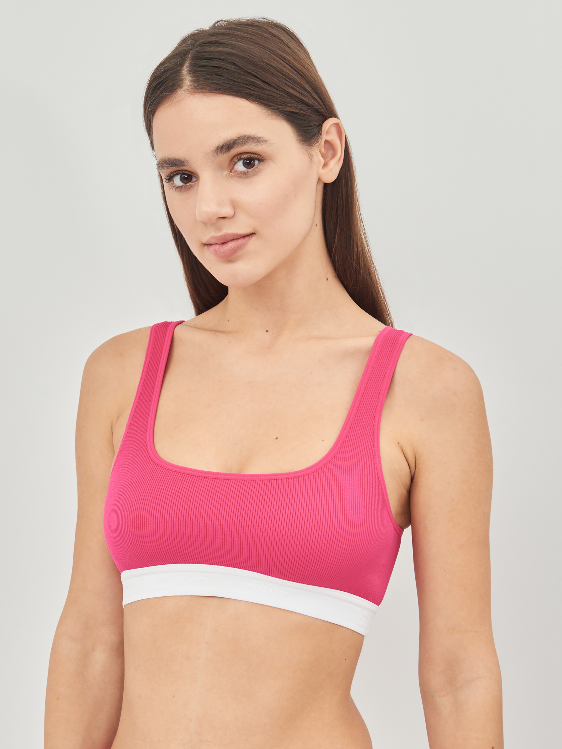 

Спортивный топ Brabrabra SLZ23901006A M Фуксия