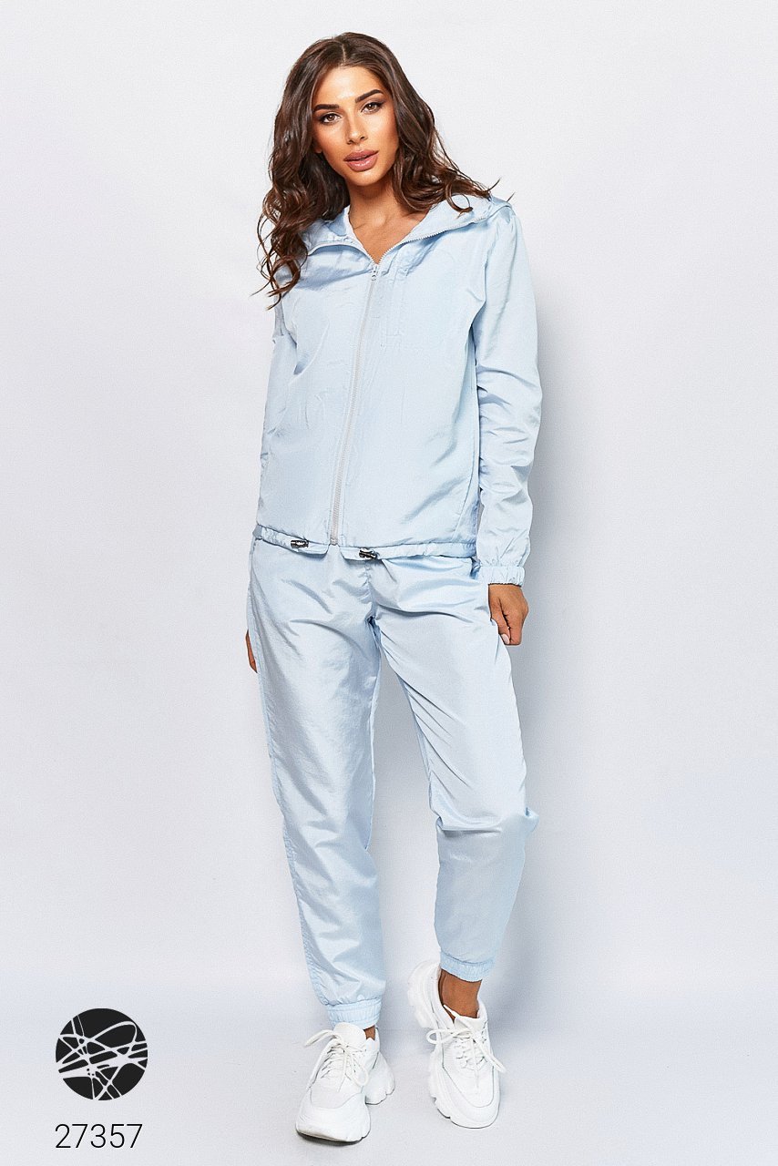 

Спортивный костюм из куртки и джоггеров