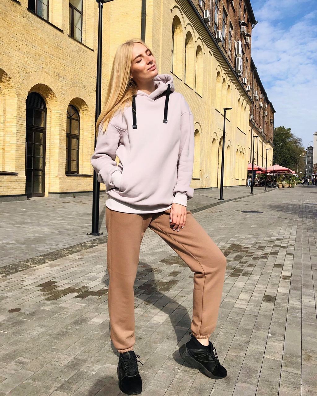 

Штаны джоггеры Unicorn беж легкие One size