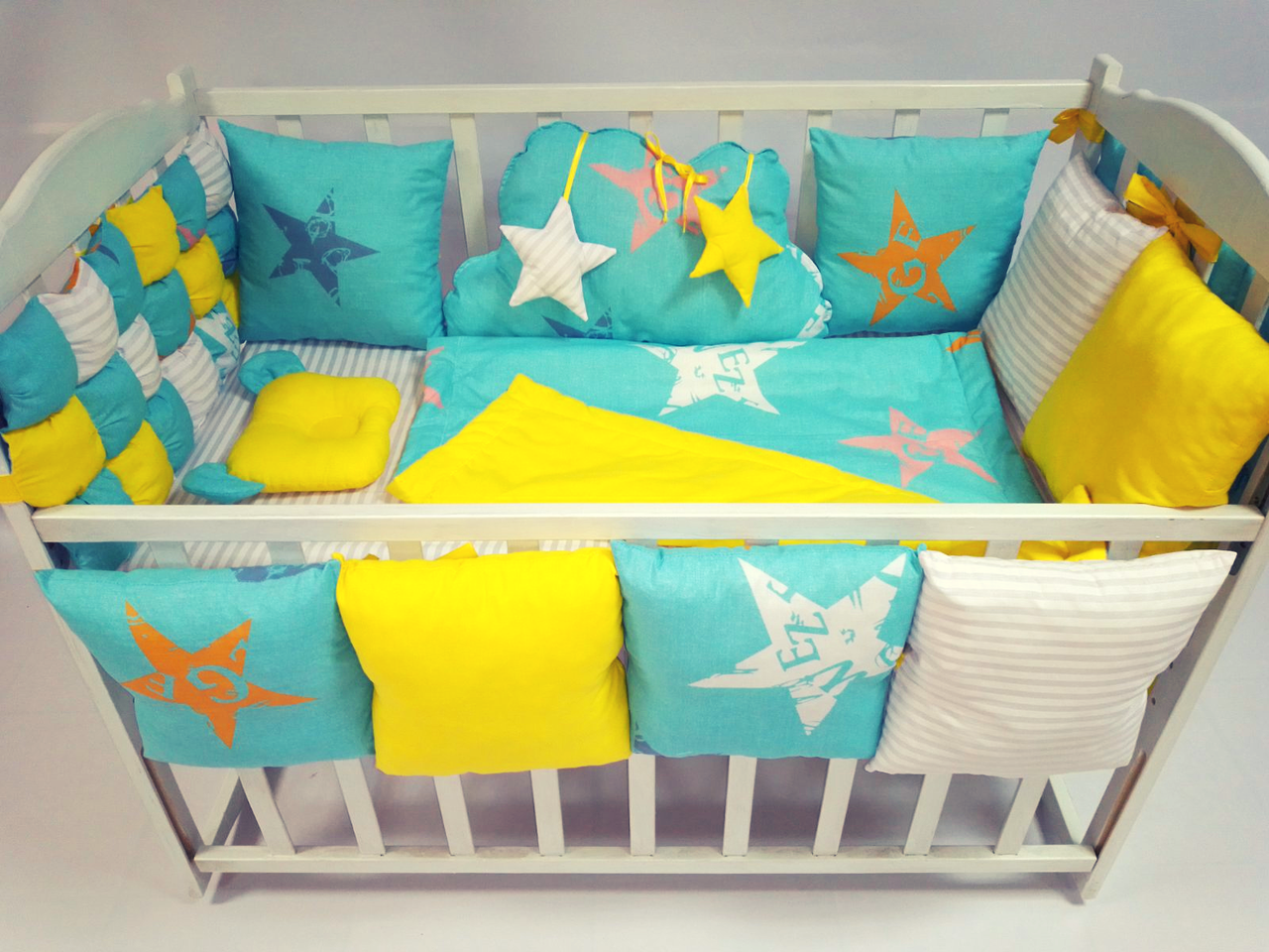 

Защита в детскую кроватку Lira Textile "Звезды"