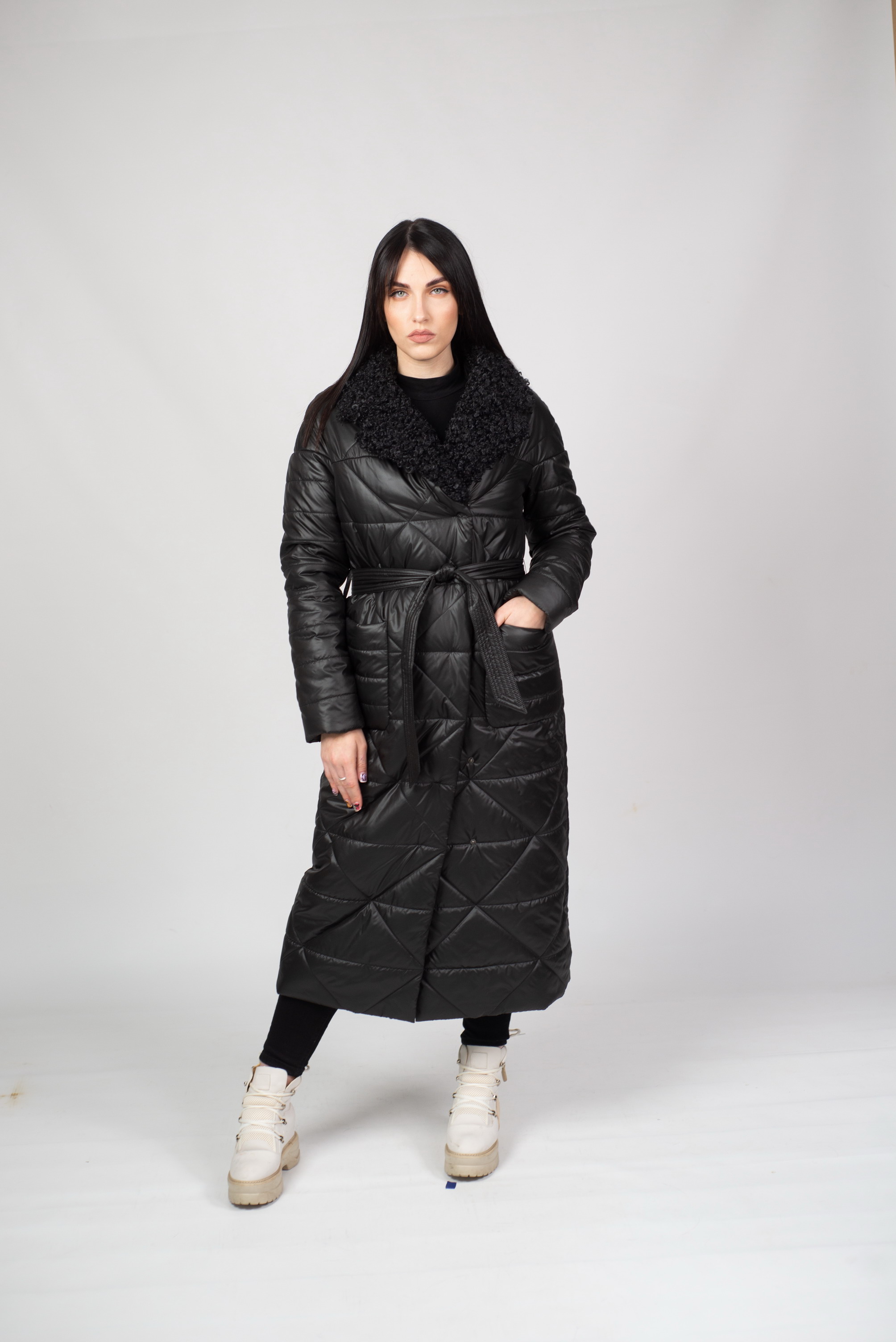 

Куртка зимняя L'Arcobaleno 24472S046C001  Черный, Куртка зимняя L'Arcobaleno 24472S046C001 46 Черный