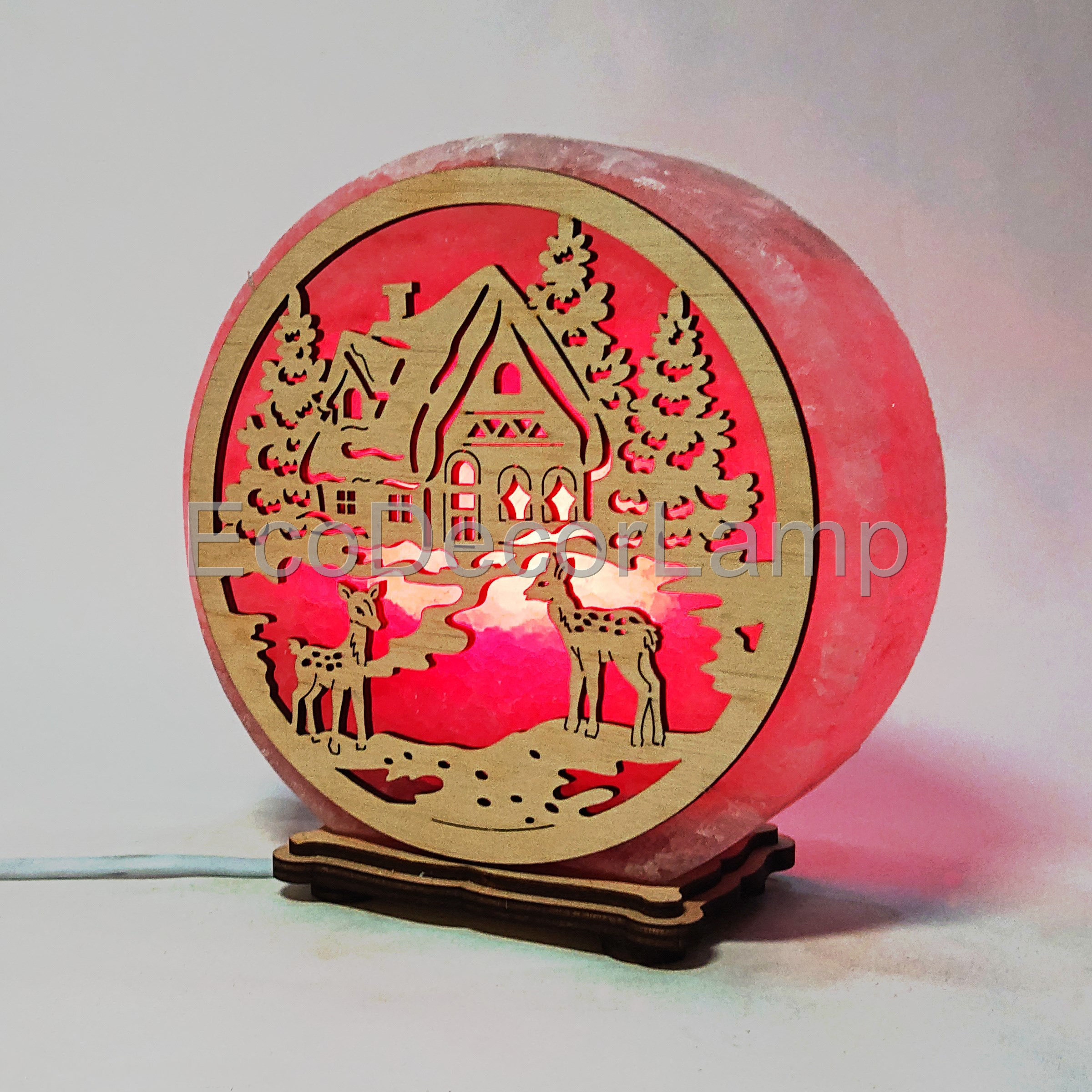 

Соляной светильник EcoDecorLamp круглый Домик в лесу красный