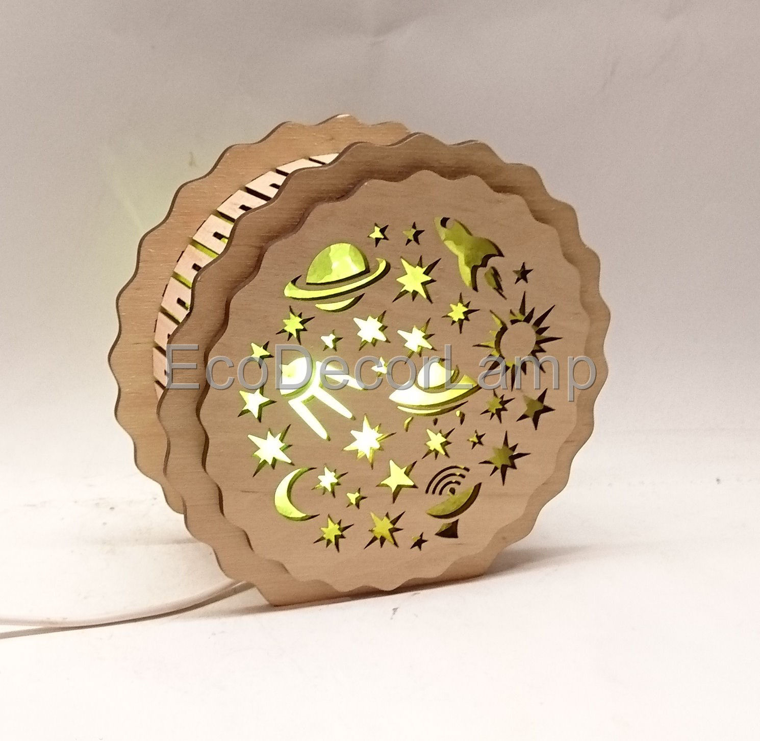 

Соляной светильник EcoDecorLamp деревянный Круглый Космос зелёный