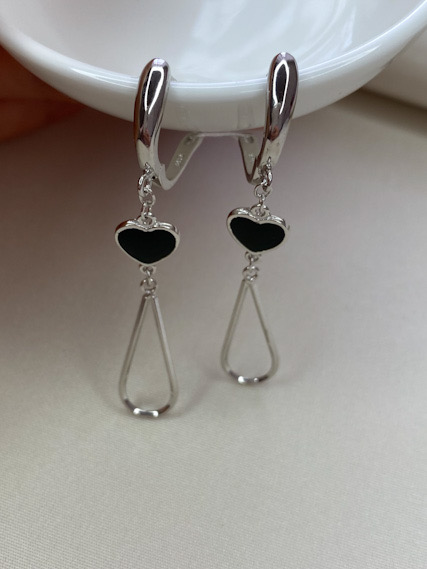 

Серьги из серебра Adali капля любви с кубическим цирконием 4.15 г