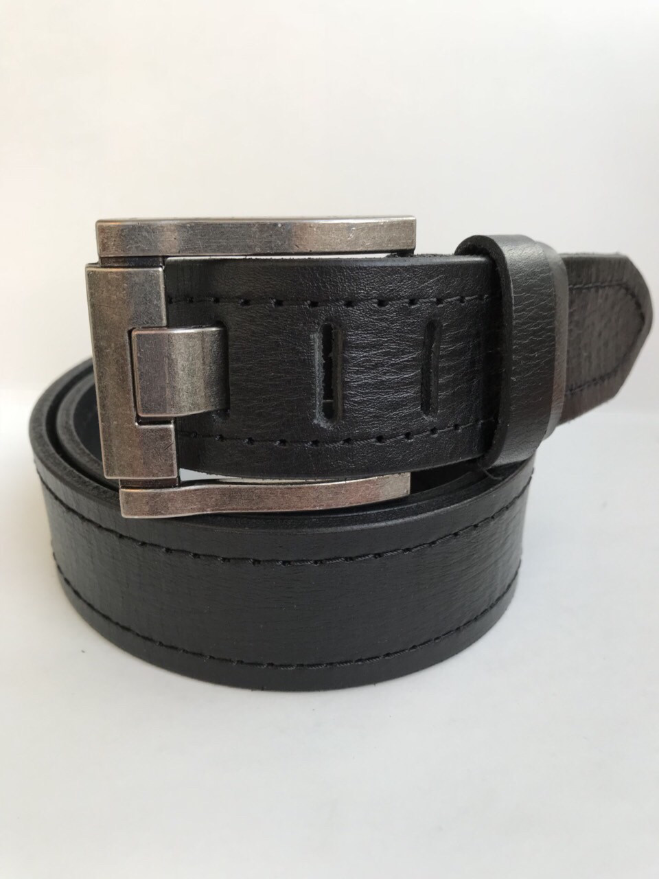 

Ремень под джинсы Cinturify черный кожа 105-125 см. CD-047