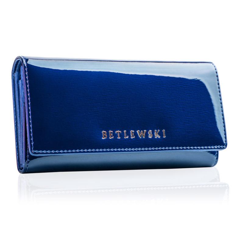 

Женский кожаный кошелёк Betlewski с защитой RFID ZBPD-BS-100 голубой