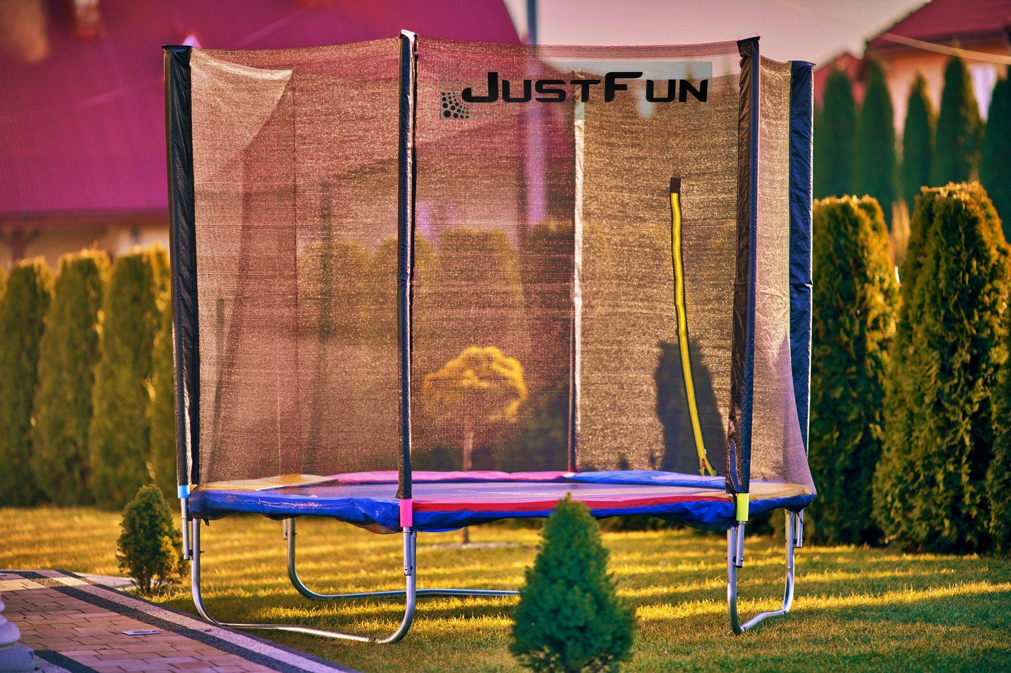 

Батут JUST FUN с внешней сеткой 490 см цветной + лестница