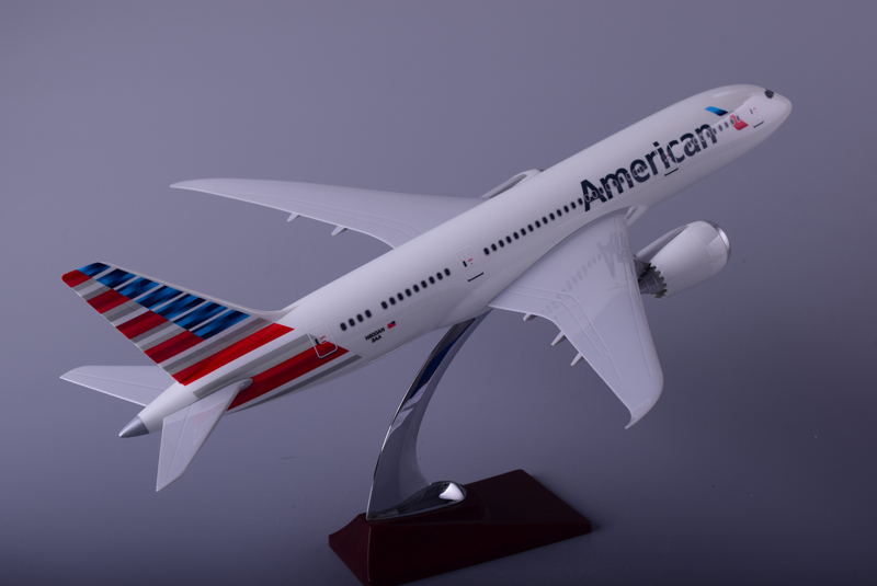

Модель самолета Shantou Tongde Boeing 787 American Airlines 43см