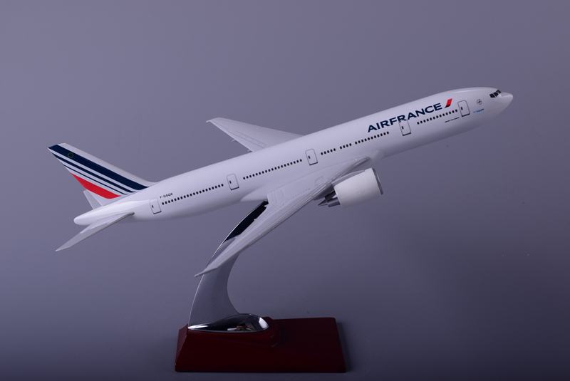 

Модель самолета Shantou Tongde Boeing 777 Air France модель 32см