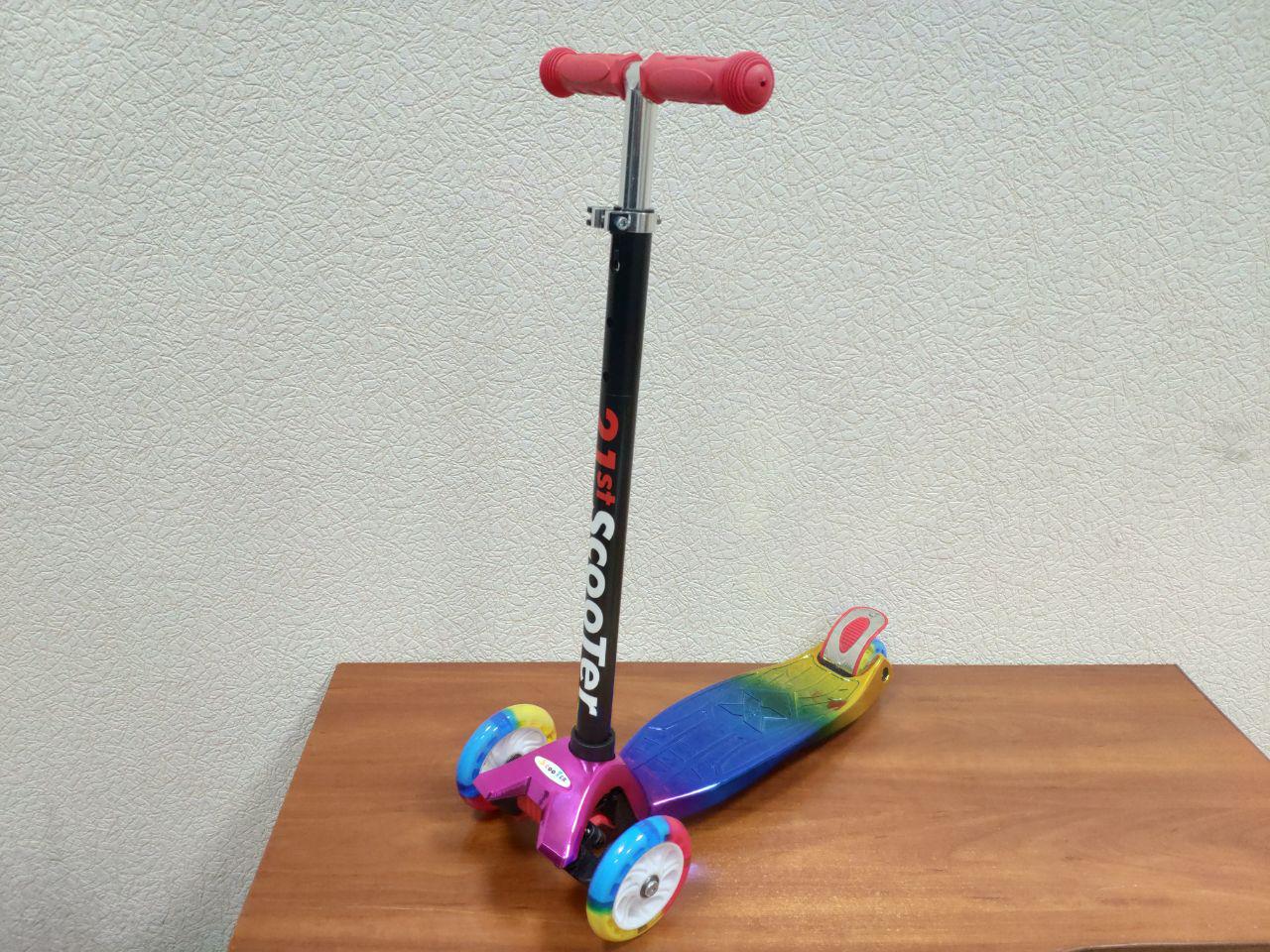 

Детский самокат Scooter Premium,Р 72D, MAXI, радуга с малиновой ручкой