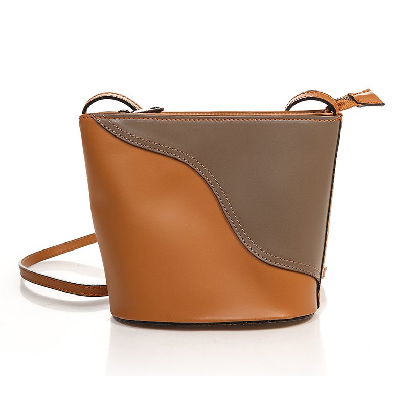 

Женская кожаная сумка Italian Bags Коньячный