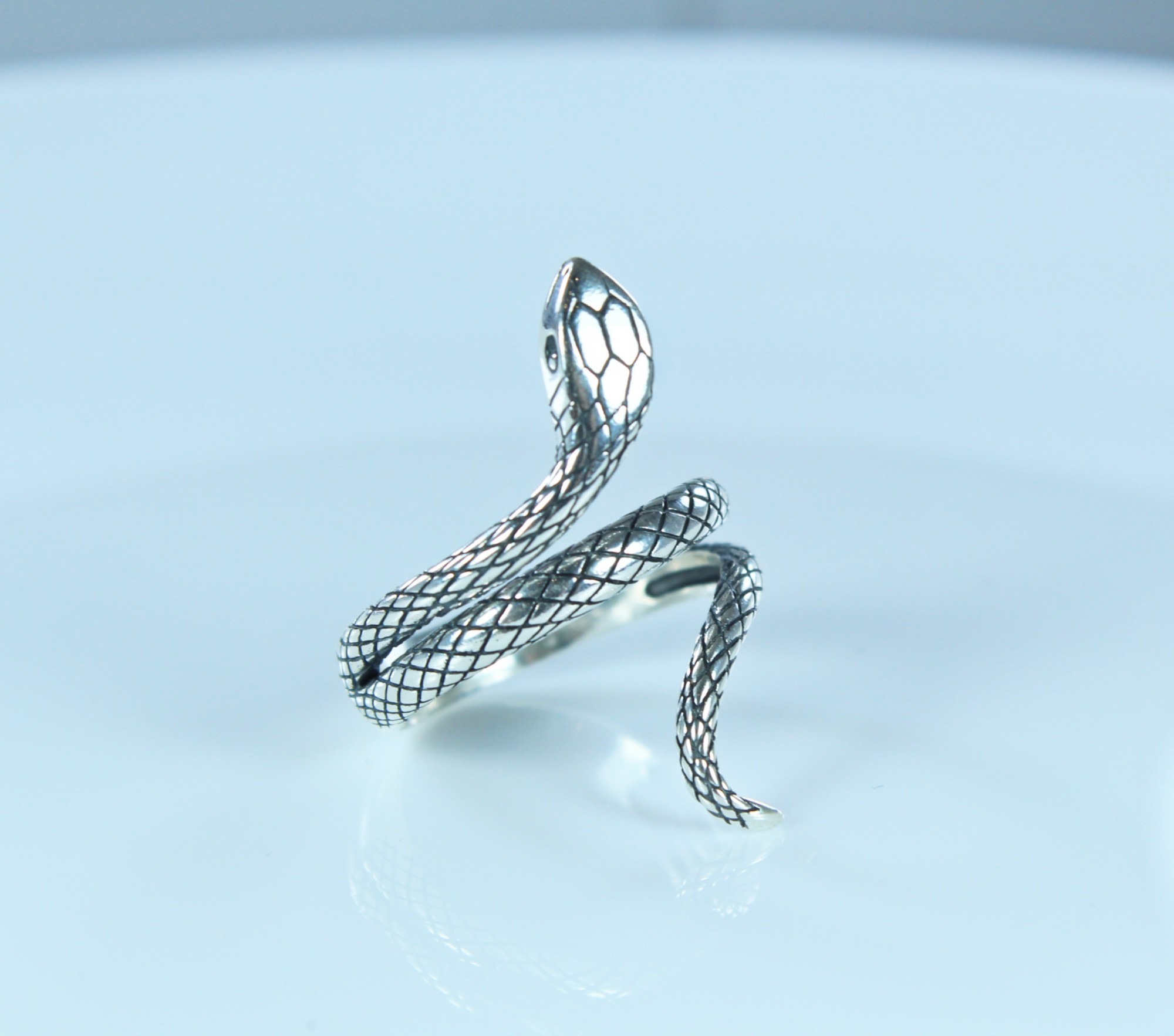 

Серебряное кольцо Серебрити Змея 19,5 размер (Сер-Змея11415)