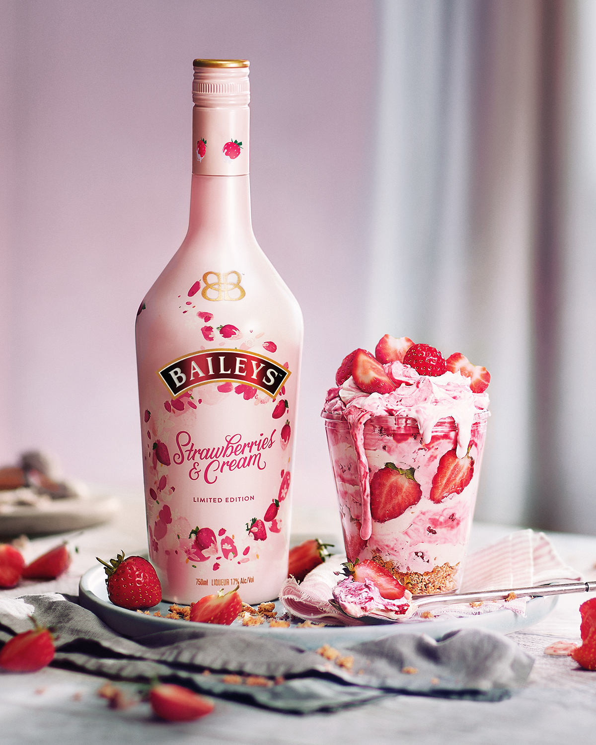 Ликер Baileys Strawberries+Cream 0.7 л 17% (5011013933457) – фото, отзывы,  характеристики в интернет-магазине ROZETKA | Купить в Украине: Киеве,  Харькове, Днепре, Одессе, Запорожье, Львове