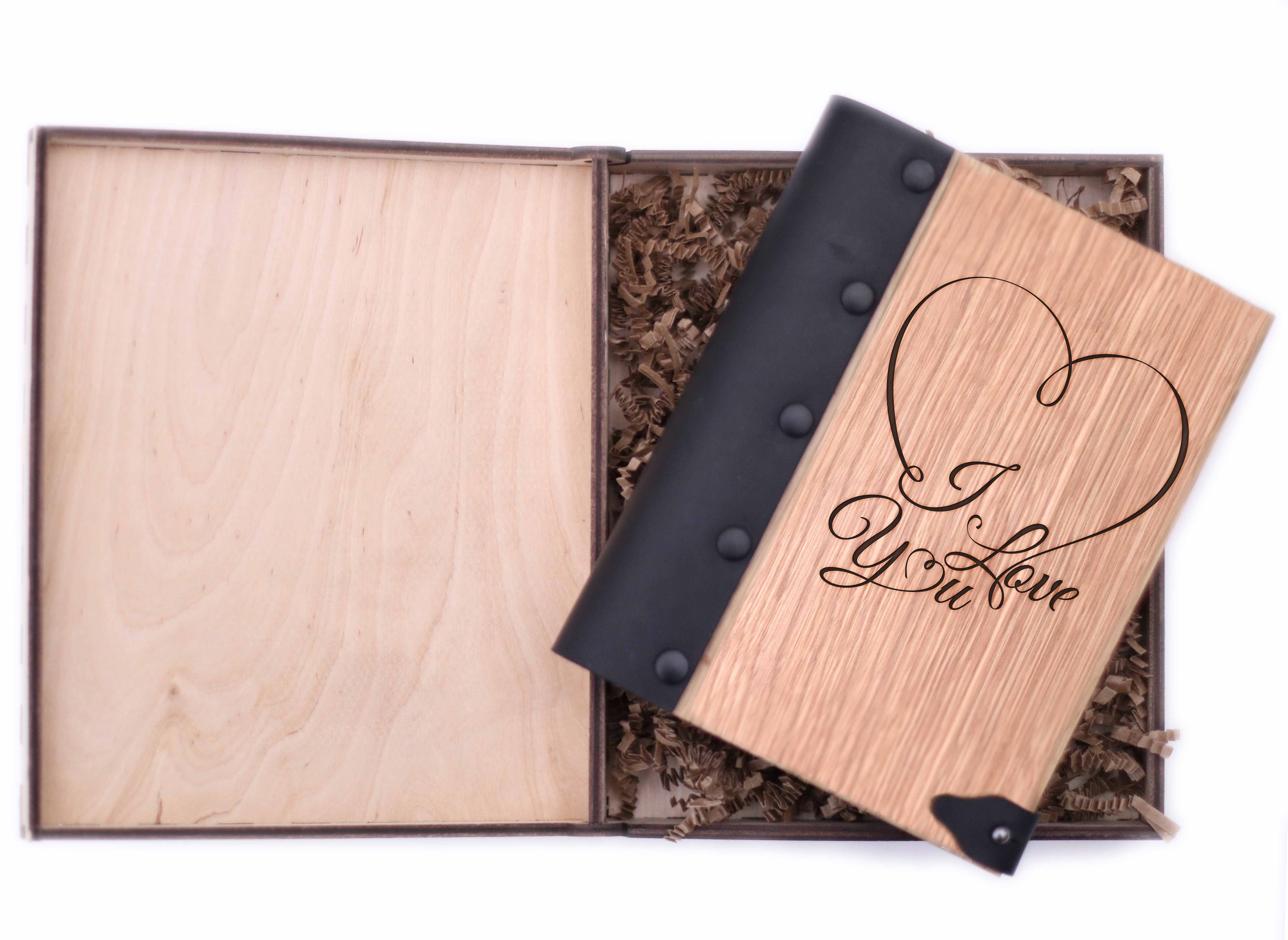 

Блокнот WOODEN NOTEBOOK Сердце I Love You Деревянная обложка А6 в точку 80 листов (WN0034)