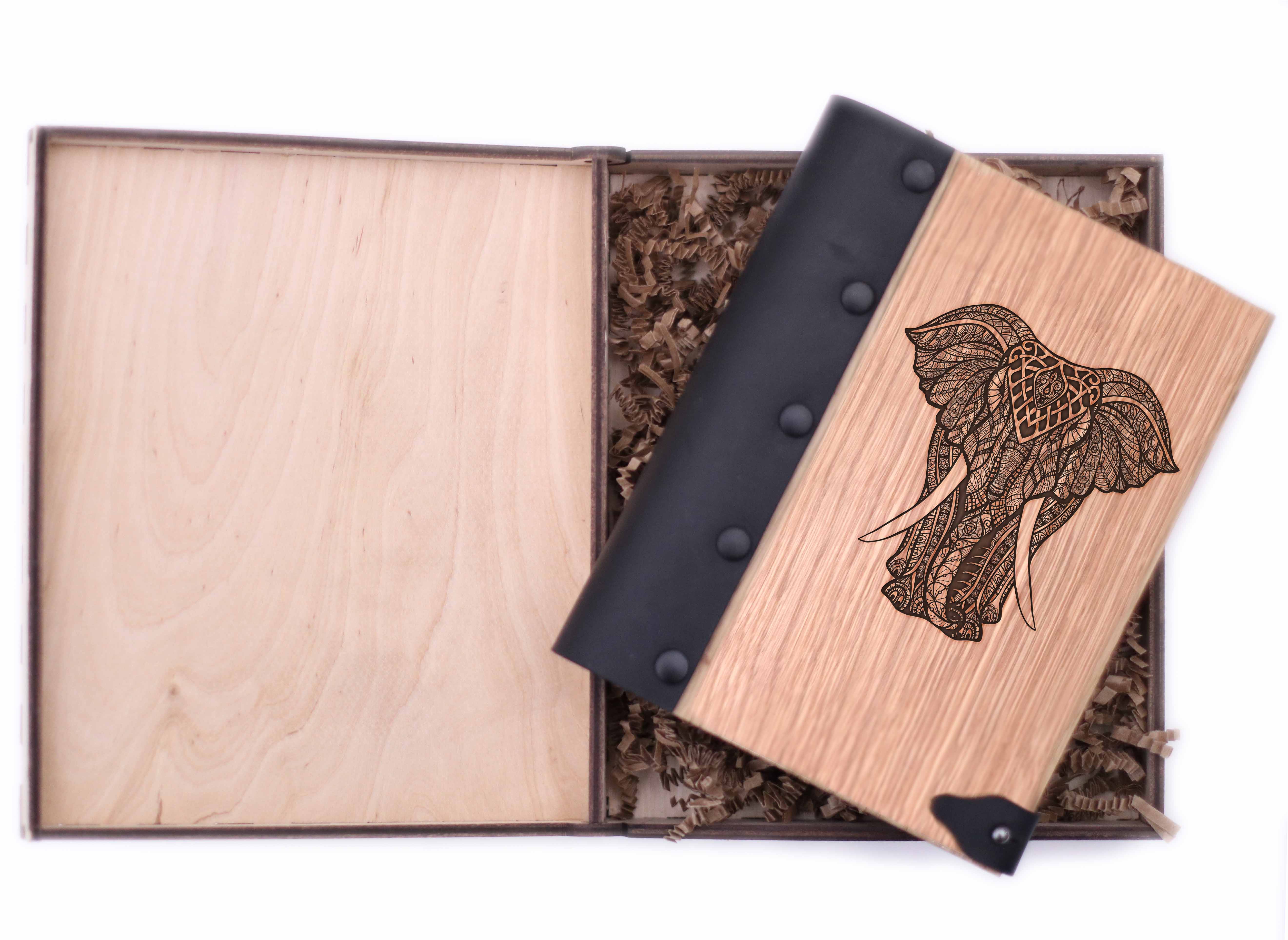 

Блокнот WOODEN NOTEBOOK Слон 01 Деревянная обложка А6 в точку 80 листов (WN0007)