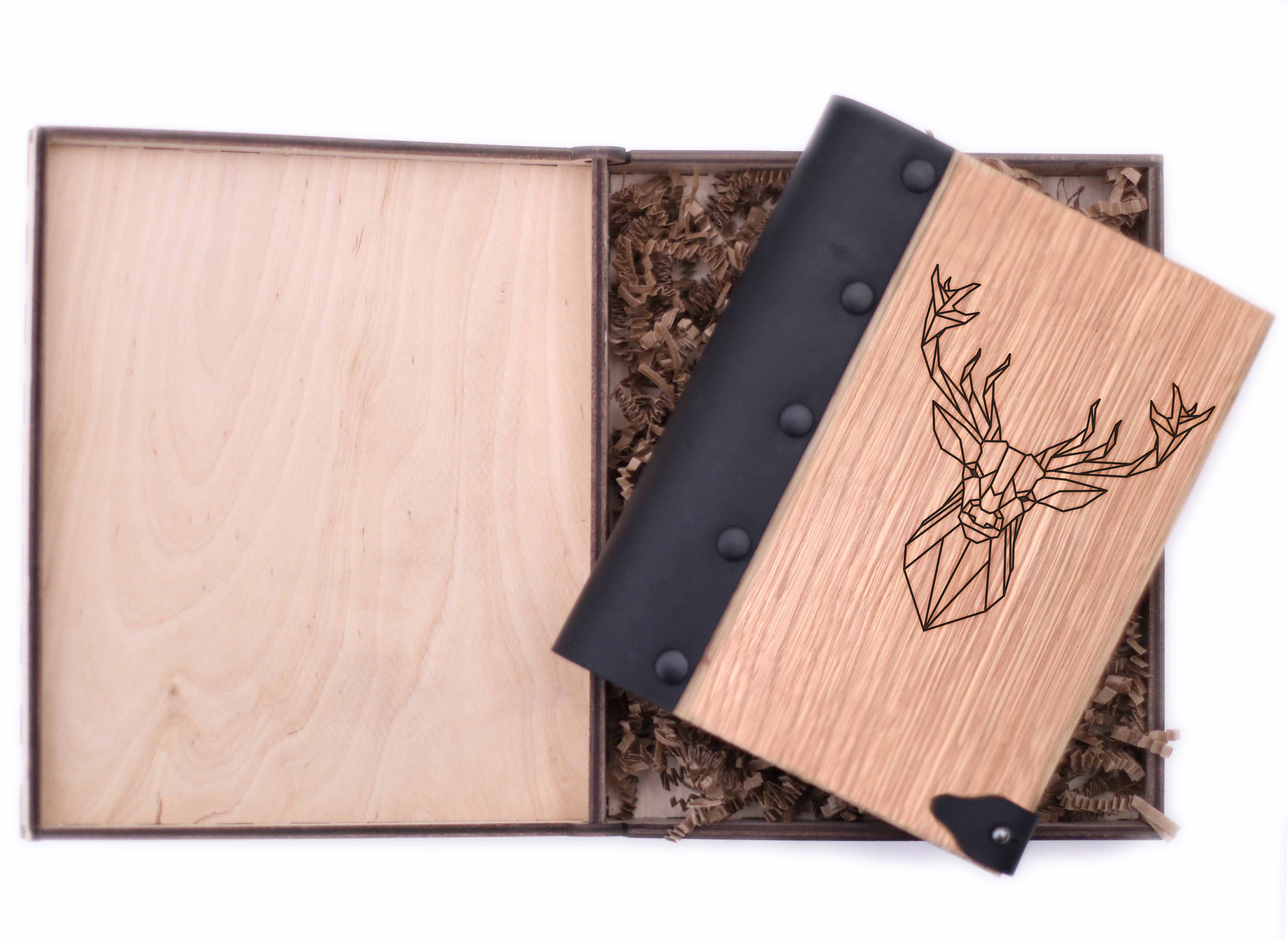 

Блокнот WOODEN NOTEBOOK Олень 01 Деревянная обложка А6 в точку 80 листов (WN0009)