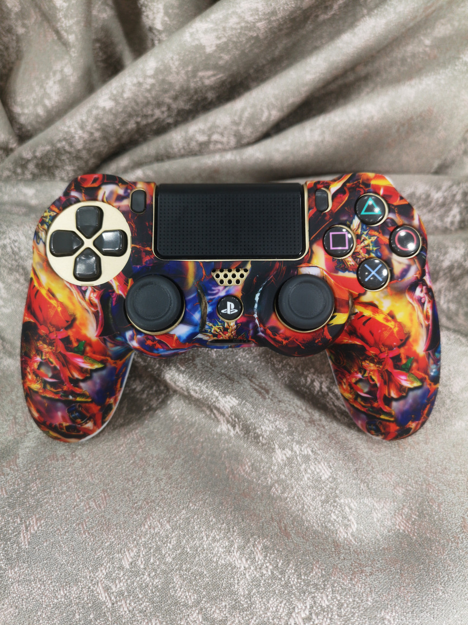 

Силиконовый чехол Game Teh X LO 6 для PS4 dualshock 4(Арт. 10715)