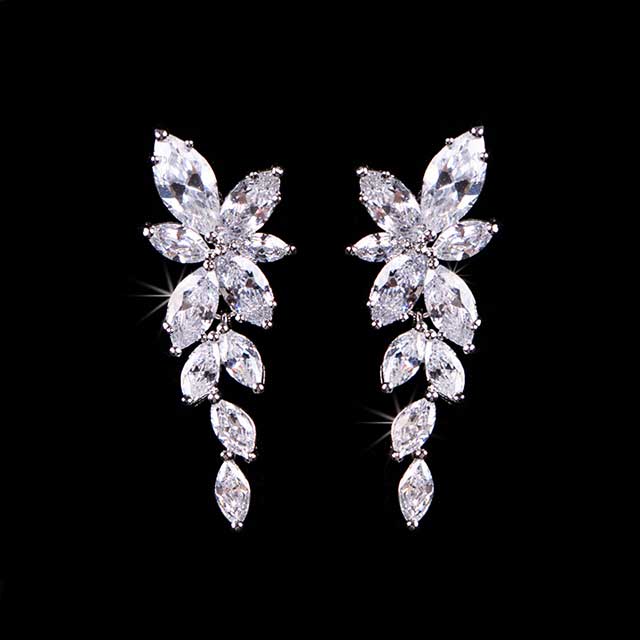 

Серьги Веточки DiaDemaGrand Серебряный с белым камнем (041657-15-2)