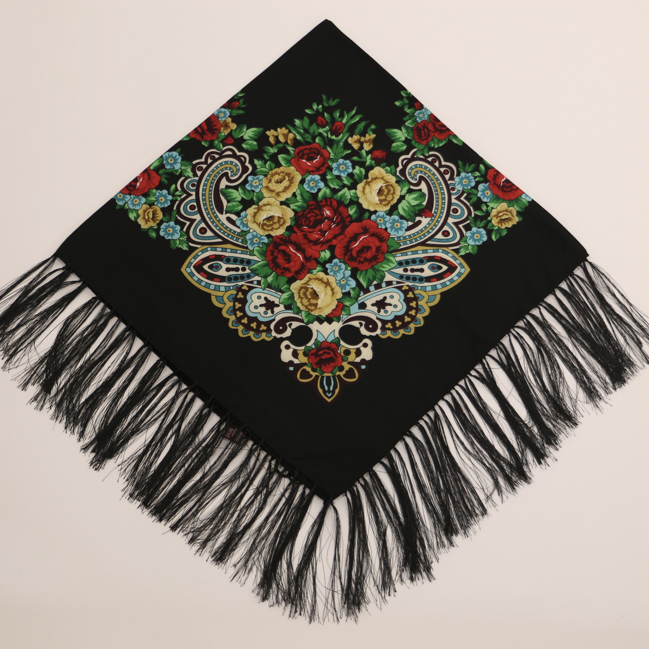 

Хустка вовняна чорна з тороками т80/223