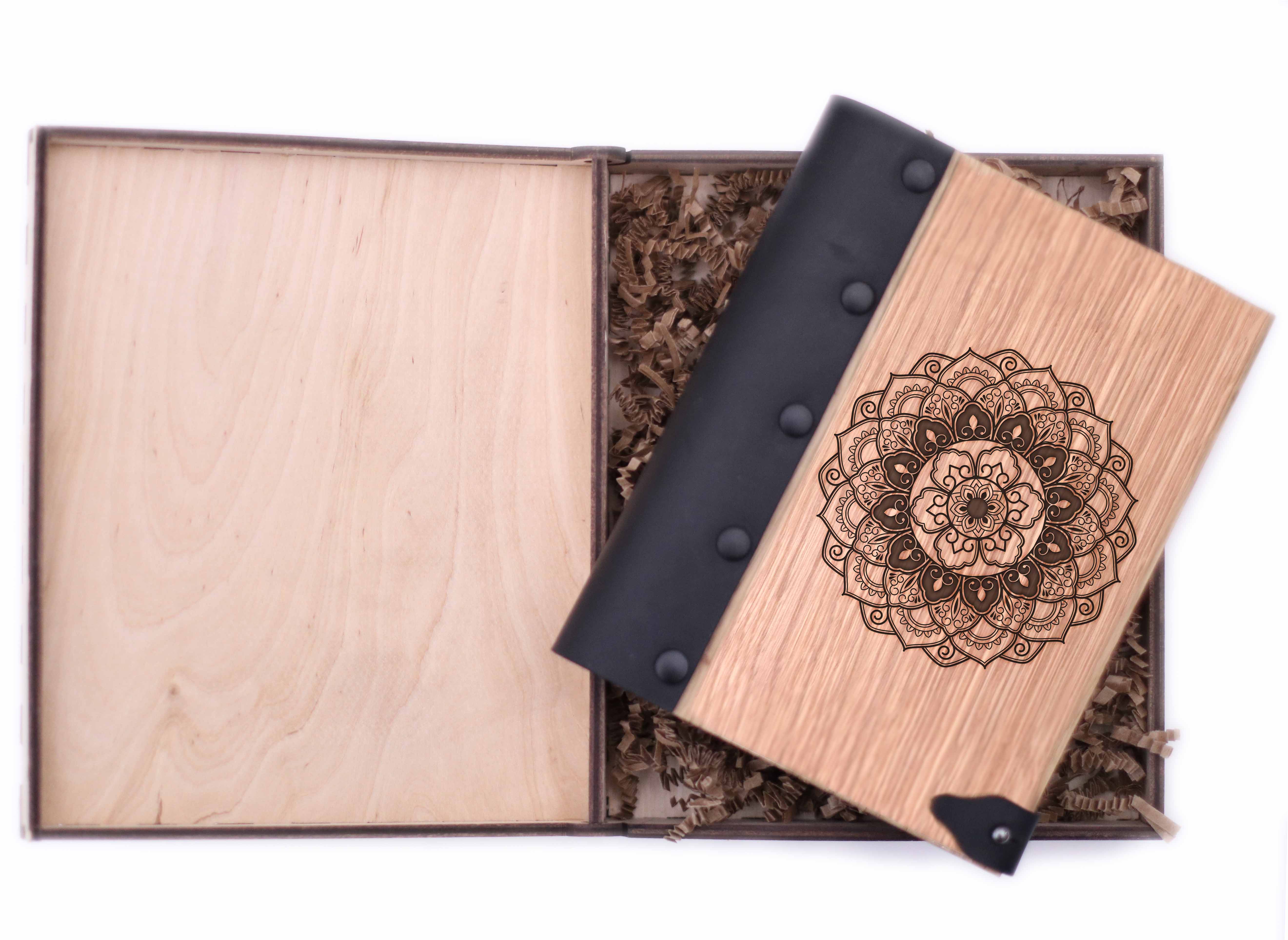 

Блокнот WOODEN NOTEBOOK Mandala Деревянная обложка А6 в точку 80 листов (WN0147)