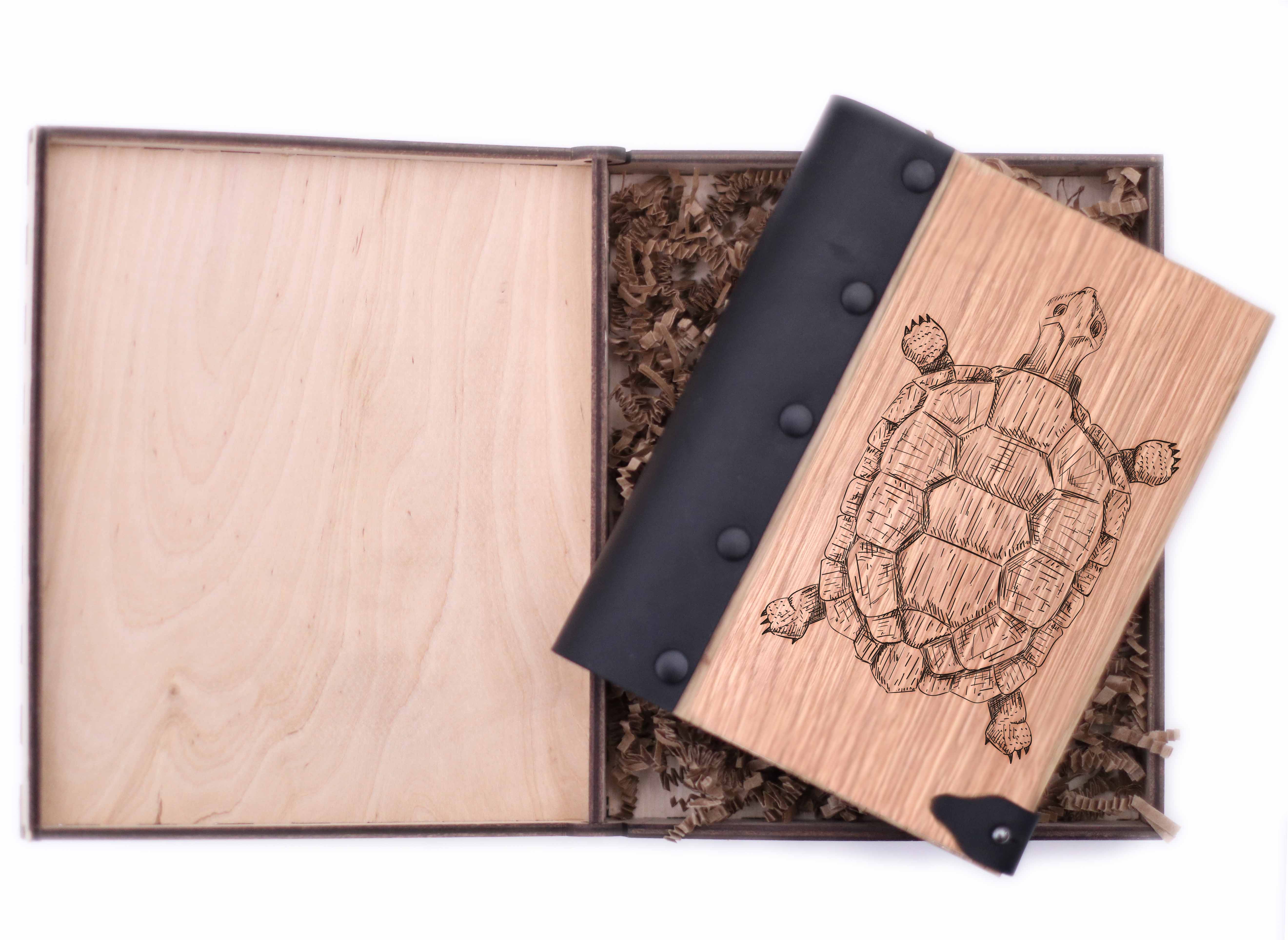 

Блокнот WOODEN NOTEBOOK Черепаха Деревянная обложка А6 в точку 80 листов (WN0126)