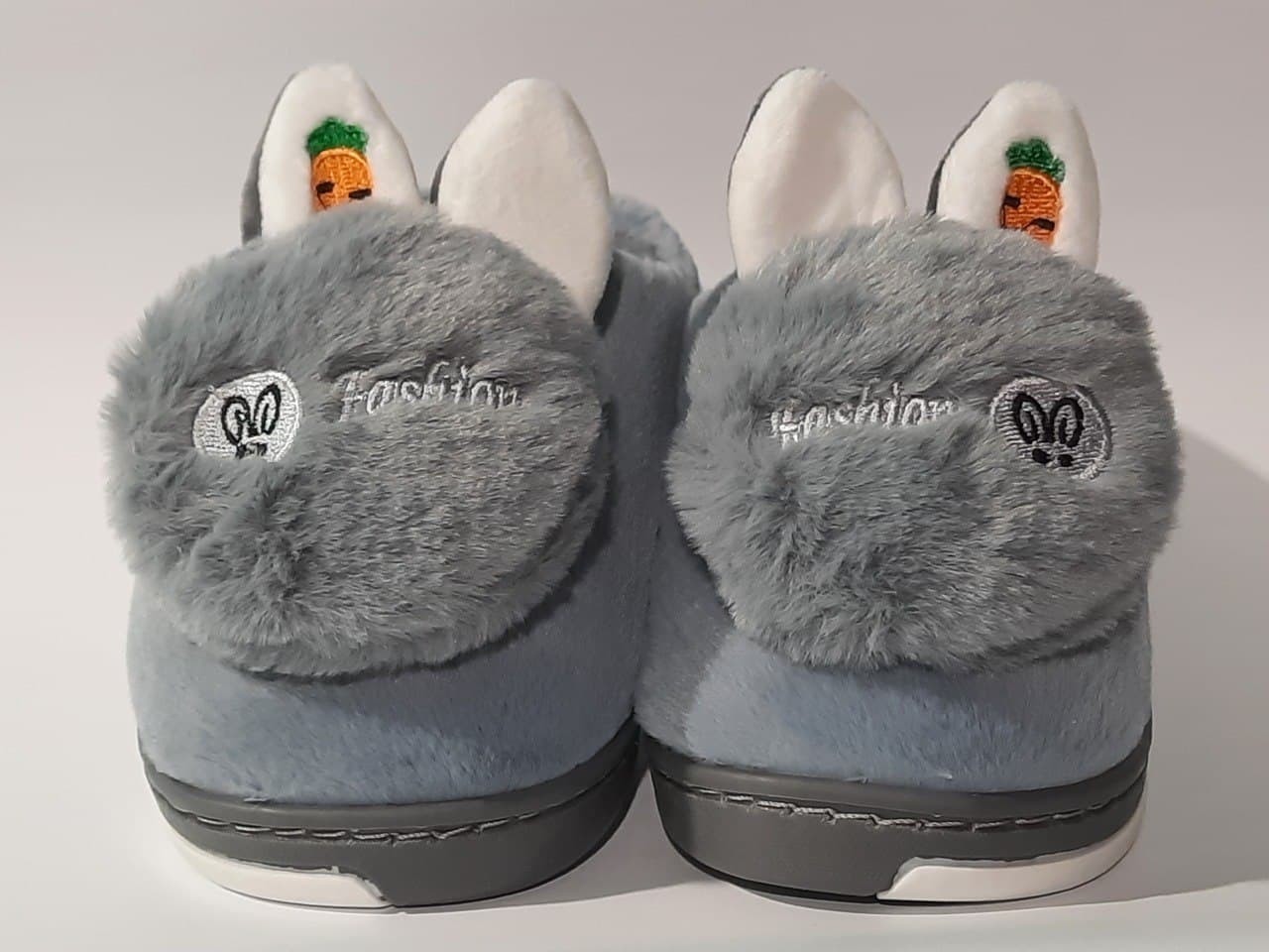 

Детские тапочки Пушистые зайки с ушками серый цвет размер 30-31 (558613)