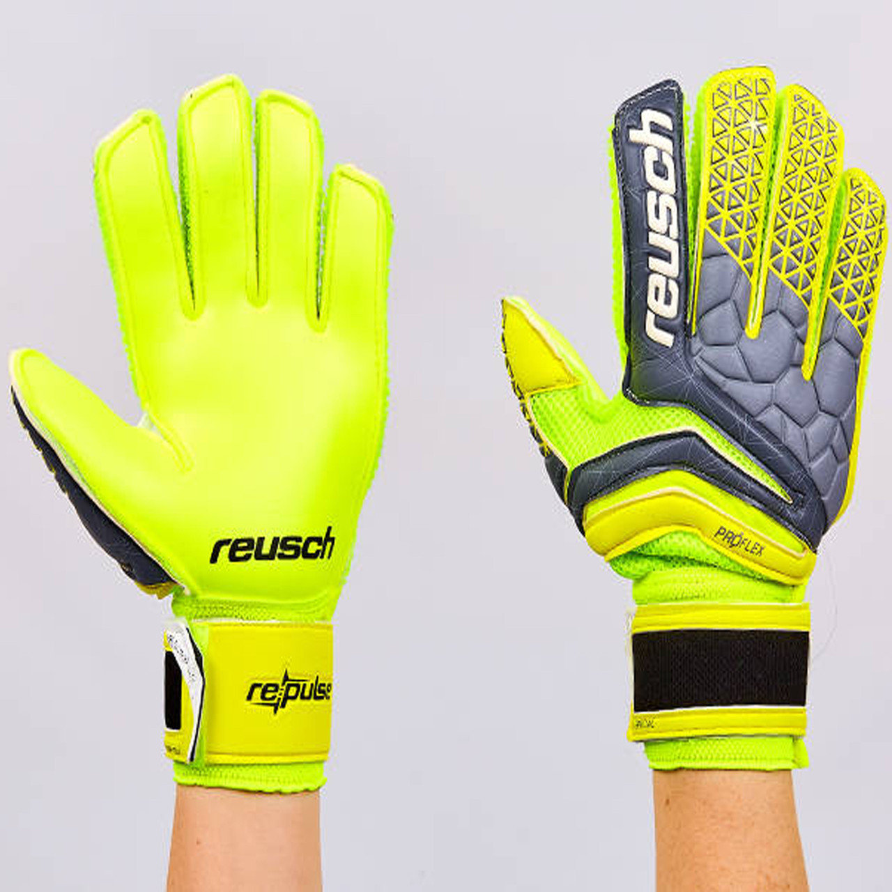 

Перчатки вратарские REUSCH Размер 10 FB-915-2