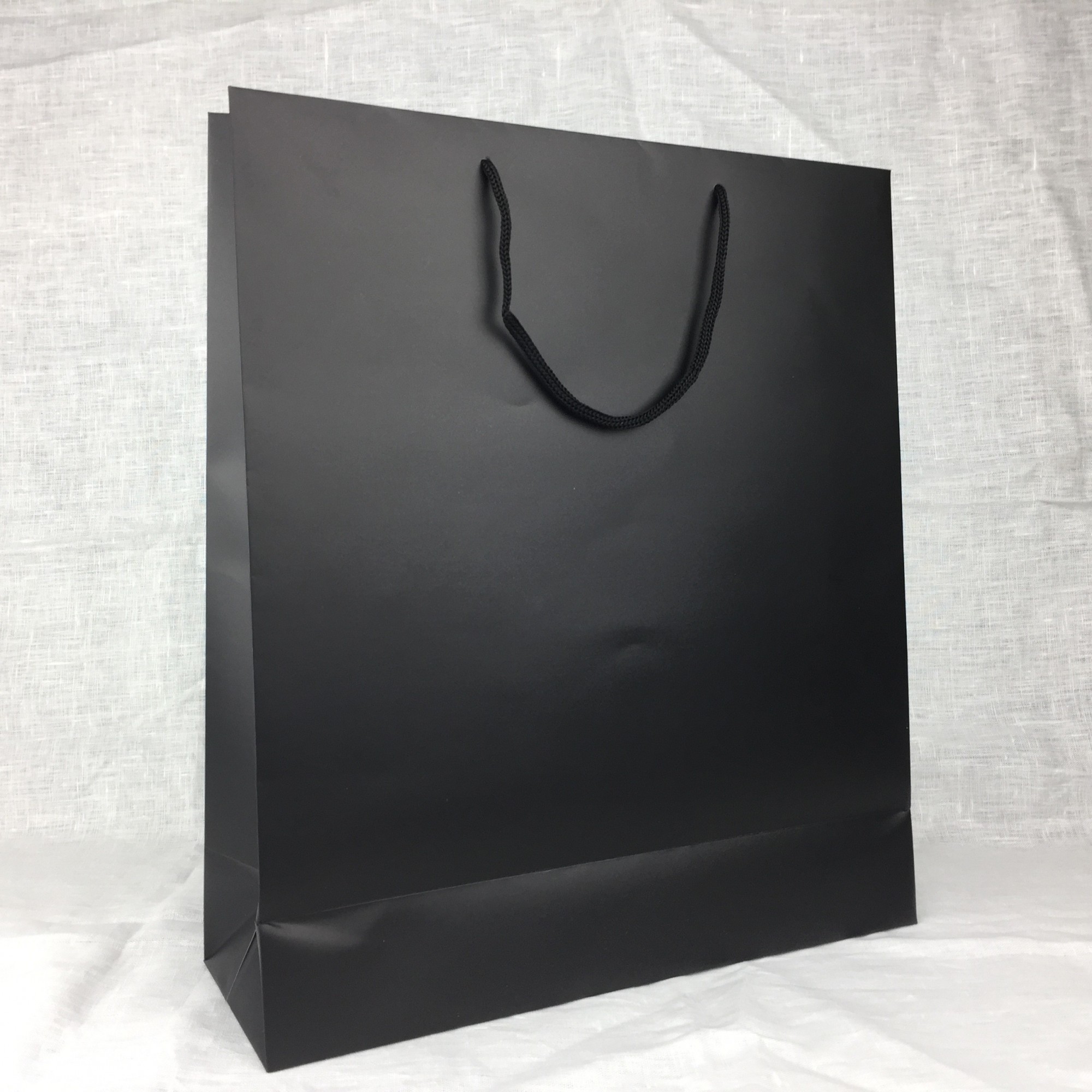 

Пакет бумажный, 35х40х12 см, черный