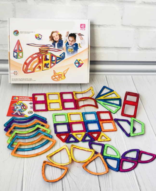 

Магнитный конструктор на 42 детали игровой развивающий для детей Happy Toys (8606)