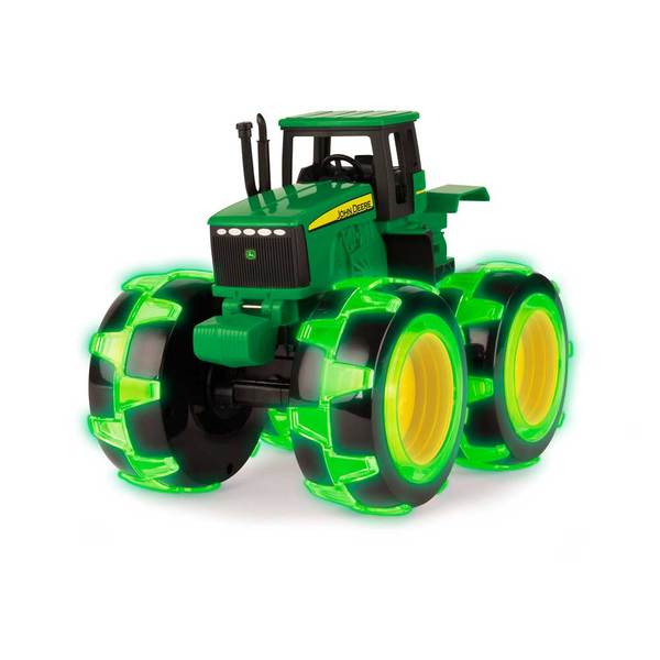 

John Deere: трактор Monster Treads с большими колесами, которые светятся