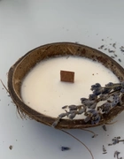 Ароматическая свеча Tvoj svet соевая ручной работы в скорлупе кокоса с добавлением натуральных эфирных масел Лаванда - изображение 4