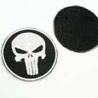 Шеврон Punisher (Каратель) круглый 8см белый череп Панишер на черном, нашивка ВСУ нагрудный/нарукавный патч - изображение 1