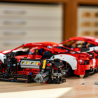 Zestaw klocków LEGO Technic Ferrari 488 GTE AF Corse #51 1677 elementów (42125) - obraz 13