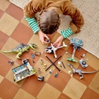 Конструктор LEGO Jurassic World Напад гіганотозавра та теризинозавра 810 деталей (76949) - зображення 5