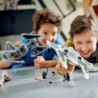 Zestaw klocków LEGO Star Wars Mandaloriański myśliwiec Fang Fighter kontra TIE Interceptor 957 elementów (75348) - obraz 6