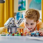Zestaw klocków LEGO City Domek rodzinny i samochód elektryczny 462 elementy (60398) - obraz 3