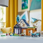 Zestaw klocków LEGO City Domek rodzinny i samochód elektryczny 462 elementy (60398) - obraz 5