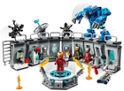 Zestaw LEGO Marvel Avengers Sala zbroi Iron Mana 524 części (76125) - obraz 2