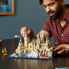 Zestaw klocków Lego Harry Potter Zamek i terytorium Hogwartu 2660 części (76419) - obraz 5