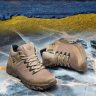 Кожаные мужские Кроссовки с дышащей сеткой внутри / Демисезонная обувь с Трезубцем койот размер 45 - изображение 2