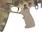 Рукоятка пистолетная прорезиненная для AR15 DLG TACTICAL (DLG-106), цвет Койот, с отсеком для батареек - изображение 6