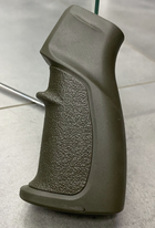 Рукоятка пистолетная для AR15 прорезиненная DLG TACTICAL (DLG-106), цвет Олива, с отсеком для батареек - изображение 4