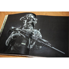 Збірник авторських робіт художньої військової фотографії Олега Забєліна "Men's Business" - зображення 3