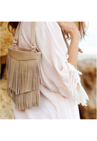 Кожаная женская сумка с бахромой мини-кроссбоди бежевая - изображение 1