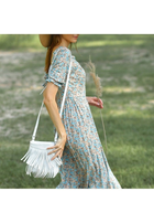 Кожаная женская сумка с бахромой мини-кроссбоди белый - изображение 7