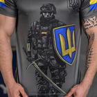 Потовідвідна чоловіча футболка з принтом "Ukrainian soldier" coolmax сіра розмір M - зображення 6