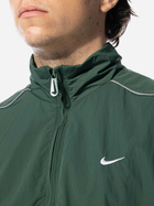 Kurtka wiatrówka męska sportowa Nike Sportswear Solo Swoosh Woven Tracksuit Jacket "Fir" FB8622-323 S Zielona (196607424155) - obraz 3