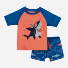 Komplet do pływania dziecięcy (koszulka + kąpielówki) dla chłopca Cool Club CCB2202918-00 68/74 cm Wielokolorowy (5903272862657) - obraz 1