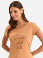 Koszulka damska z nadrukiem Top Secret SPO6062BE 36 Karmelowa (5903411521001) - obraz 4